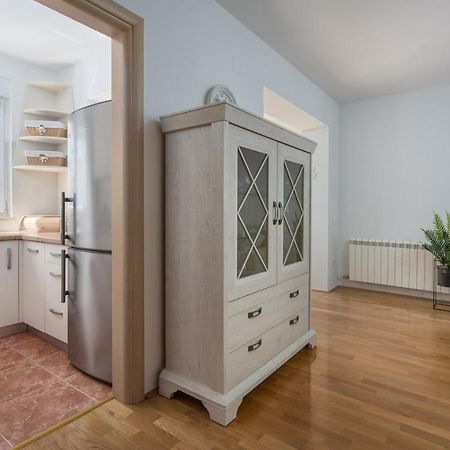 Apartment Melarnian Near The Beach In 乌马格 外观 照片