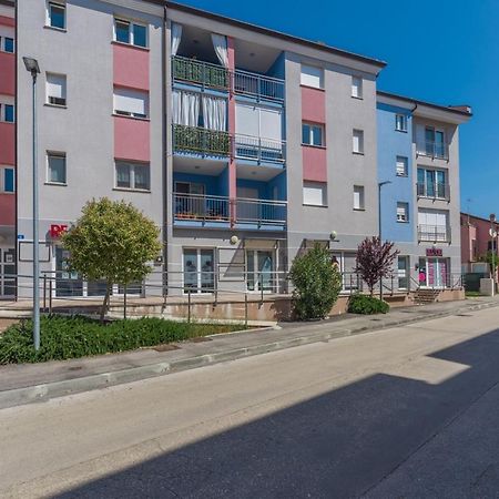 Apartment Melarnian Near The Beach In 乌马格 外观 照片