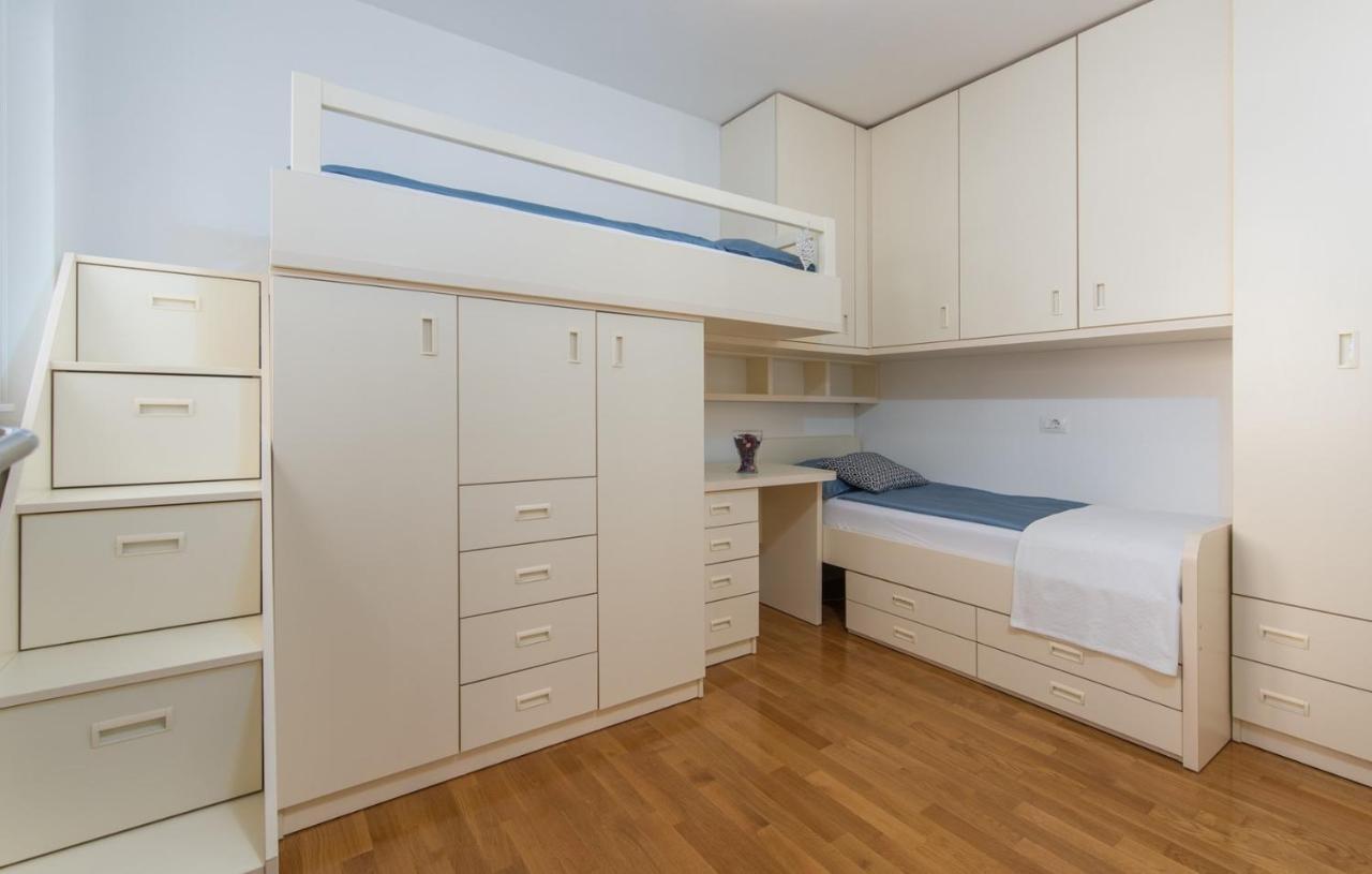 Apartment Melarnian Near The Beach In 乌马格 外观 照片