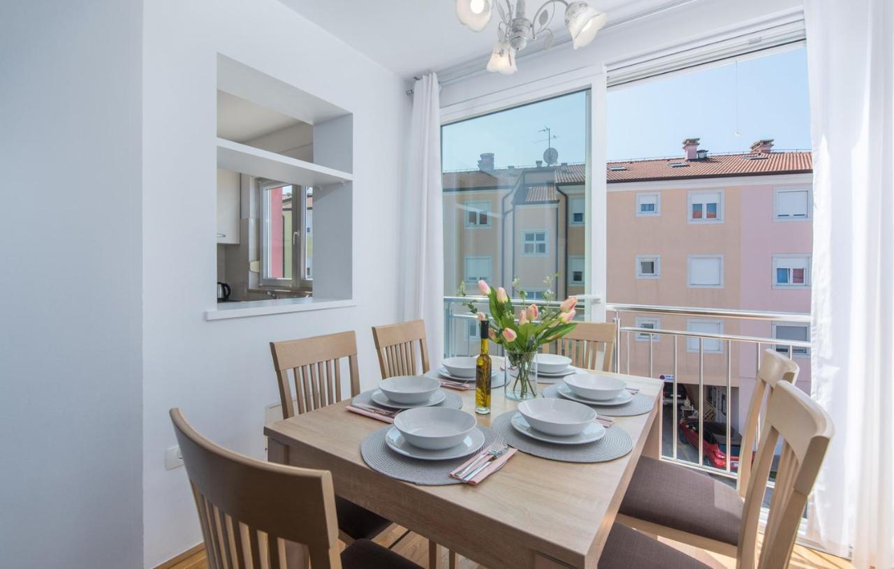 Apartment Melarnian Near The Beach In 乌马格 外观 照片