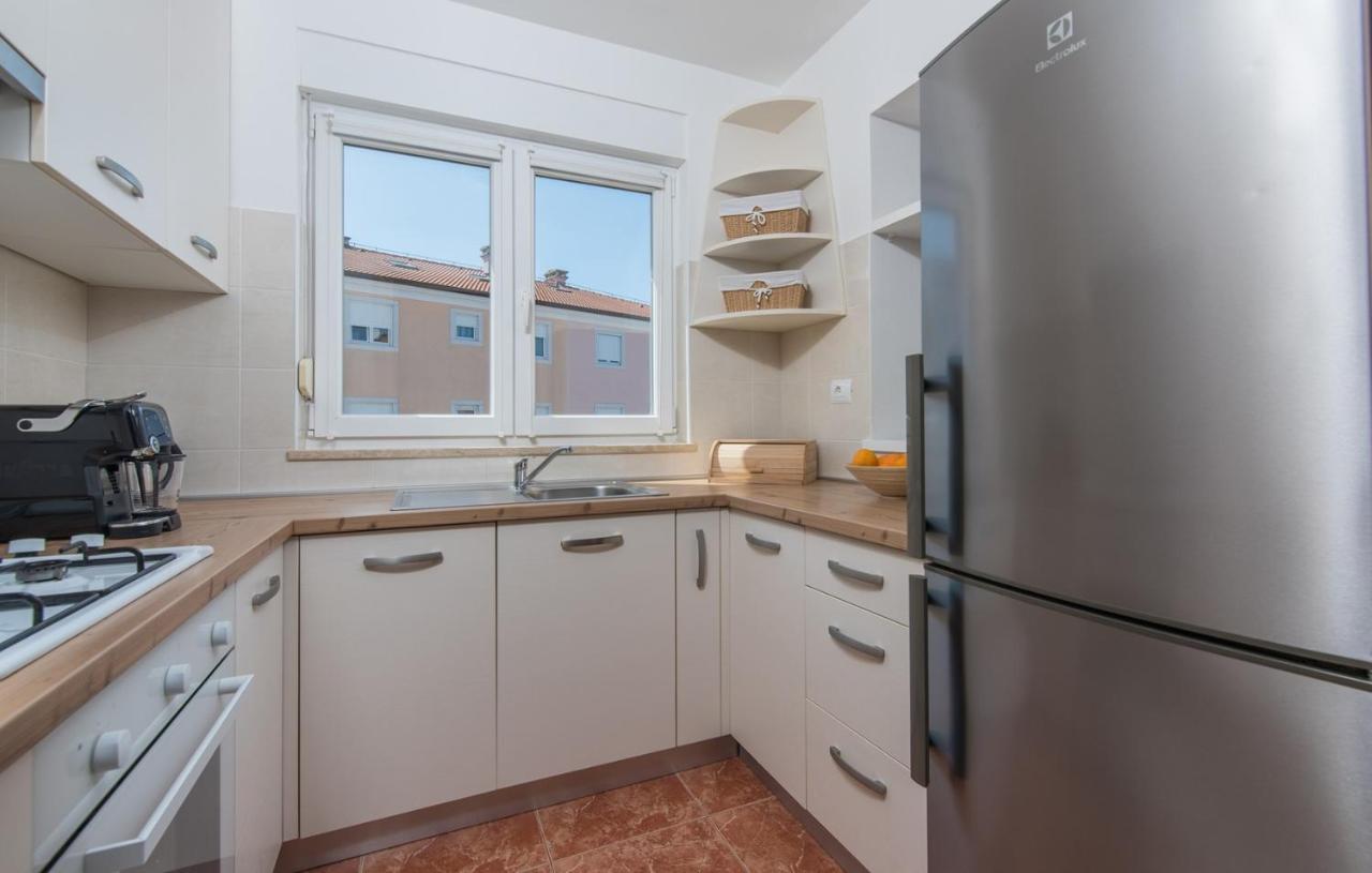 Apartment Melarnian Near The Beach In 乌马格 外观 照片