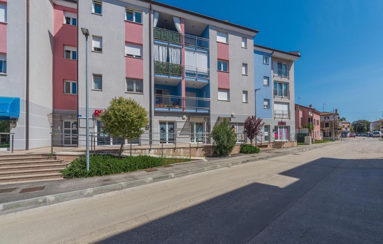 Apartment Melarnian Near The Beach In 乌马格 外观 照片